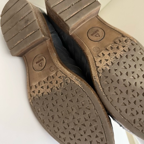 Kanna Women’s Sz: 39 Black Side Zip Block Heel Sliced Leather Ankle Bootie - Picture 5 of 5